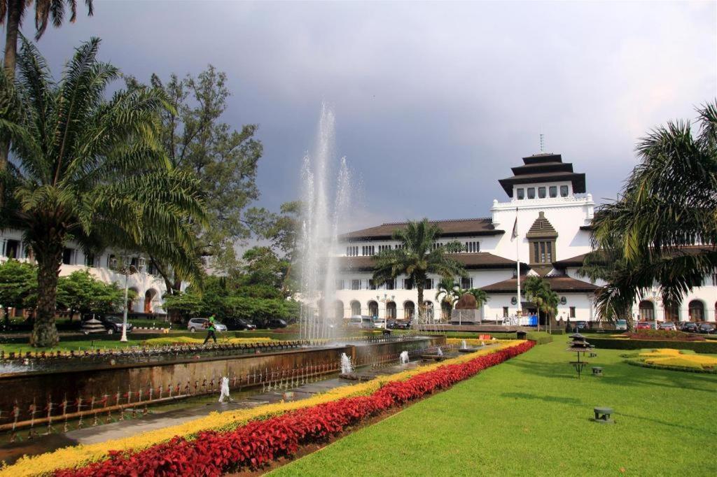 Asmila Boutique Hotel Bandung Exterior foto