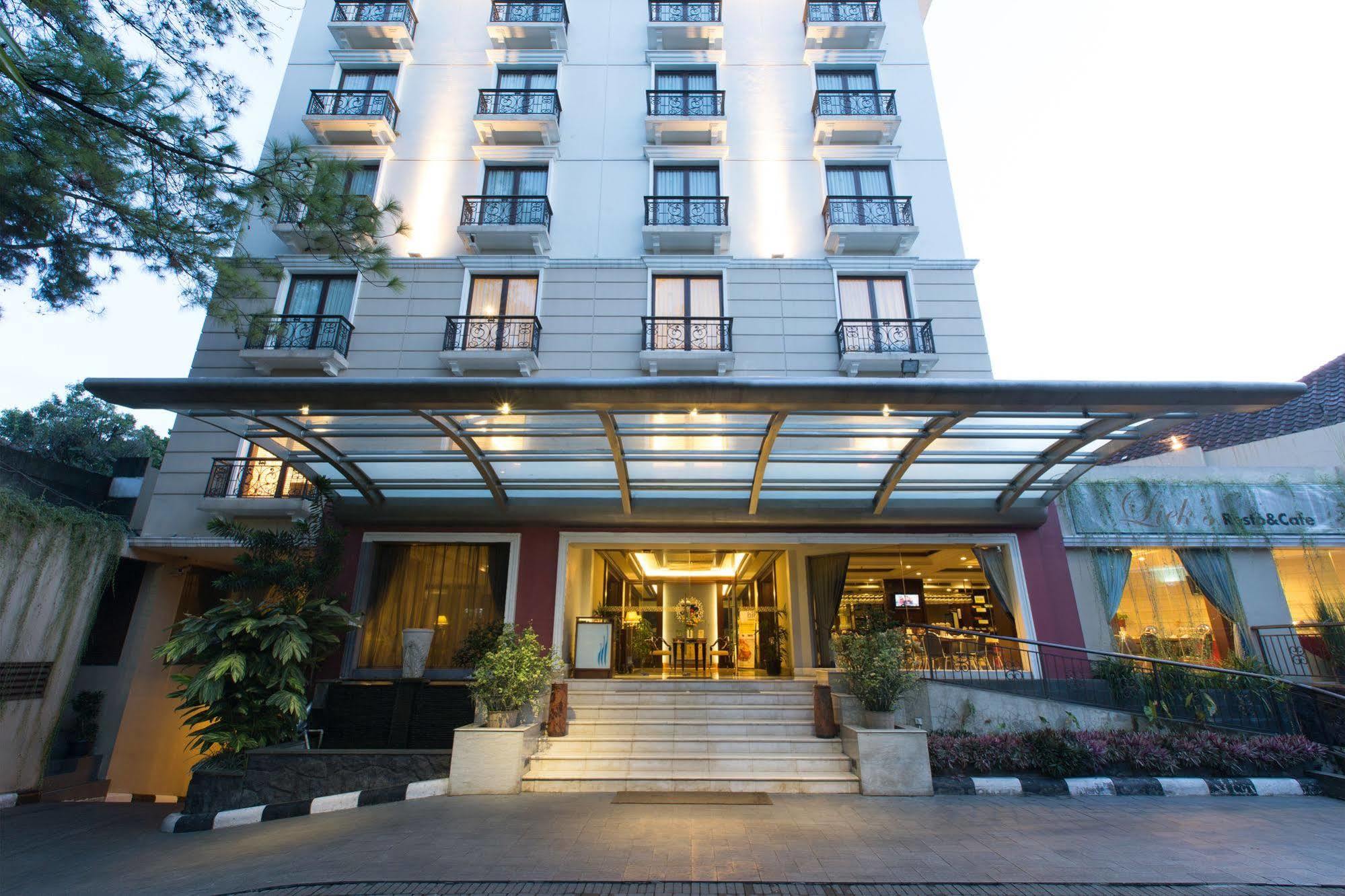 Asmila Boutique Hotel Bandung Exterior foto